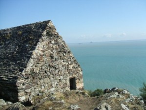 Le G.R. 223 : balcon sur la baie  Le G.R. 223 : balcon sur la baie