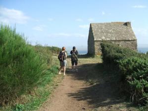 Le G.R. 223 : balcon sur la baie  Le G.R. 223 : balcon sur la baie