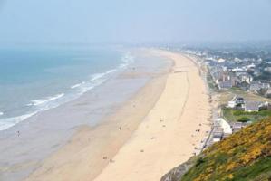 Le G.R. 223 : balcon sur la baie  Le G.R. 223 : balcon sur la baie