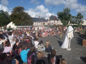 Spectateurs. Photo Huguette Marquer, la Manche Libre