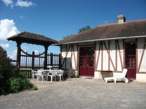 Ermitage du Roc-Dret, pavillon indépendant : vue superbe sur le Mont Saint Michel et sa baie. Ermitage du Roc-Dret, pavillon indépendant : vue superbe sur le Mont Saint Michel et sa baie.