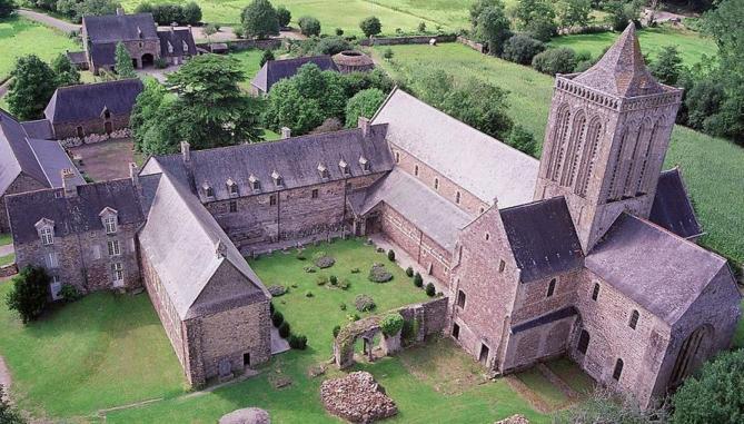L'Abbaye de La Lucerne d'Outremer