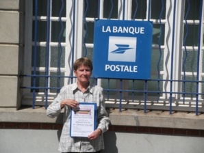 Action de Roberte Nourrigat pour le maintien du service postal au coeur du village Action de Roberte Nourrigat pour le maintien du service postal au coeur du village