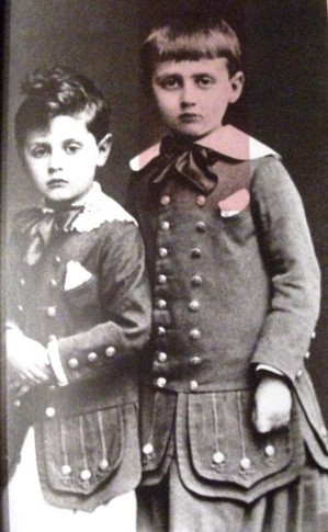 Marcel à droite et son frère Robert