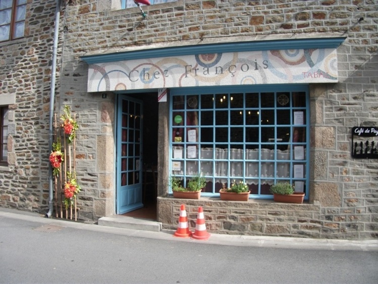 Journées du Patrimoine à Genêts : reportage Journées du Patrimoine à Genêts : reportage