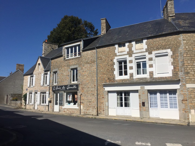  Maison de bourg 4,5, personnes à Genêts