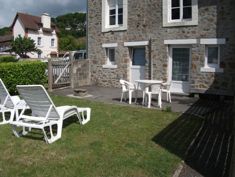La terrasse pour repas et farniente ! La terrasse pour repas et farniente !