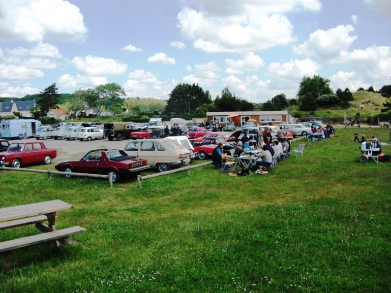 Souvenir de la ronde des vieilles voitures Souvenir de la ronde des vieilles voitures