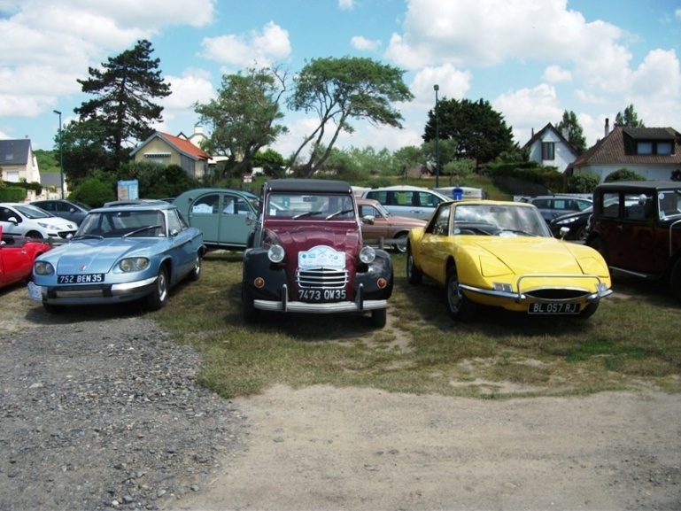 Souvenir de la ronde des vieilles voitures Souvenir de la ronde des vieilles voitures