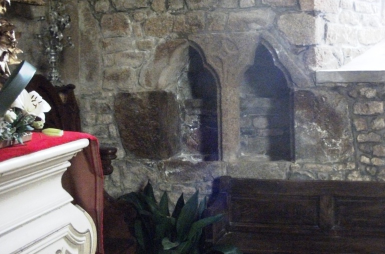 Journées du Patrimoine 2013 à Lolif : l'église fleurie Journées du Patrimoine 2013 à Lolif : l'église fleurie