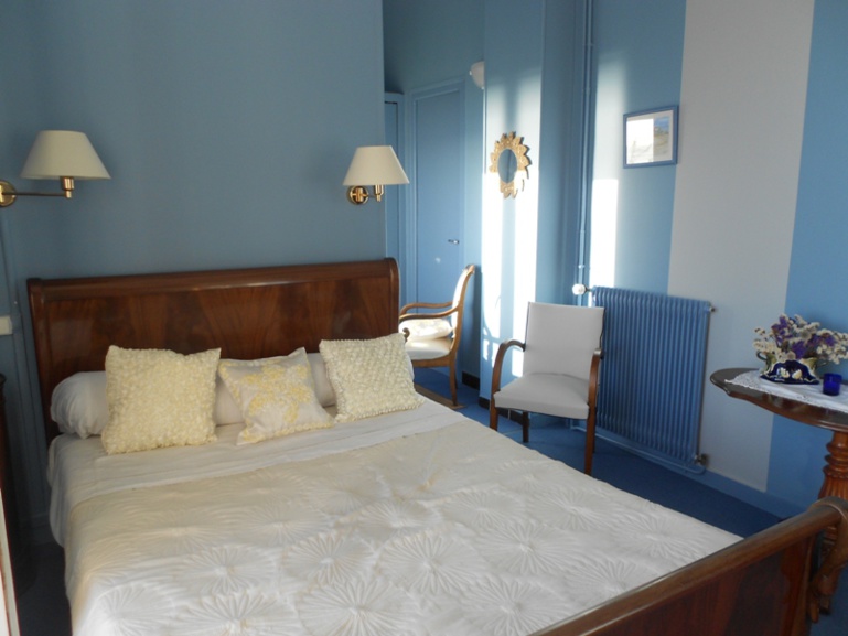 "Villa Les Dunesl" : le charme d'une vue merveilleuse sur le Mont Saint Michel et la baie. "Villa Les Dunesl" : le charme d'une vue merveilleuse sur le Mont Saint Michel et la baie.