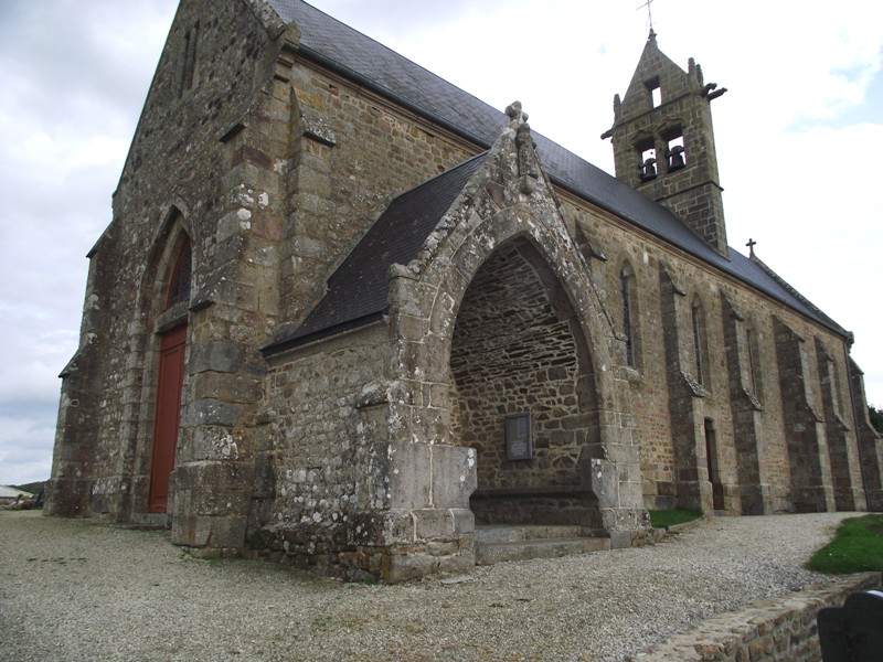 L'église de Champeaux fleurie pour les journées du Patrimoine 2014 L'église de Champeaux fleurie pour les journées du Patrimoine 2014