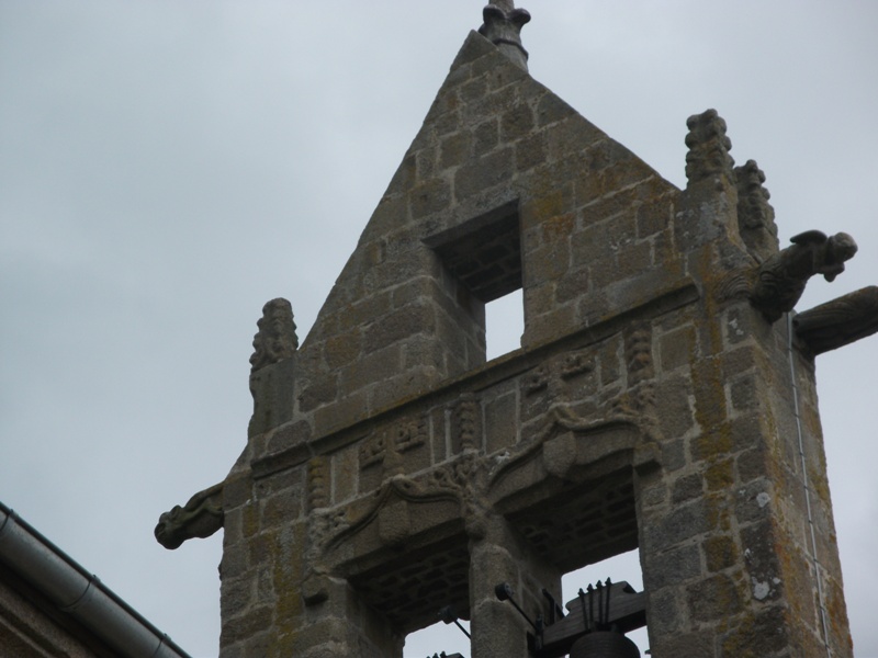 L'église de Champeaux fleurie pour les journées du Patrimoine 2014