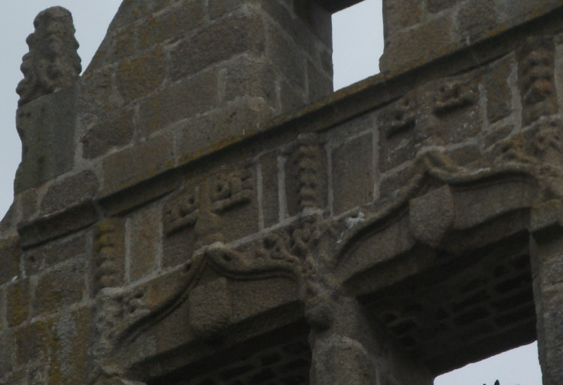 L'église de Champeaux fleurie pour les journées du Patrimoine 2014