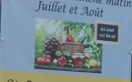Tous les dimanches, le marché dans le centre du village